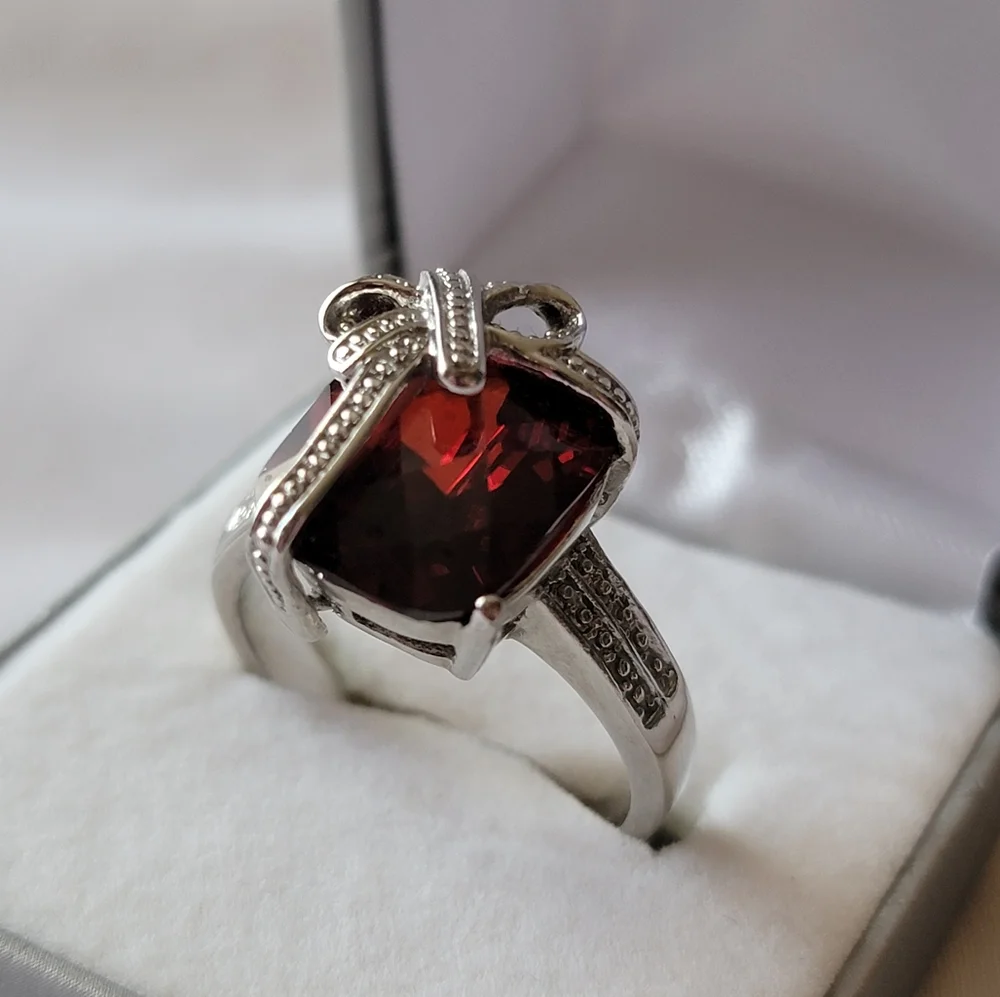 Gift Bow Garnet Simulated Gemstone Present Ring Silver Tone Christmas Holiday